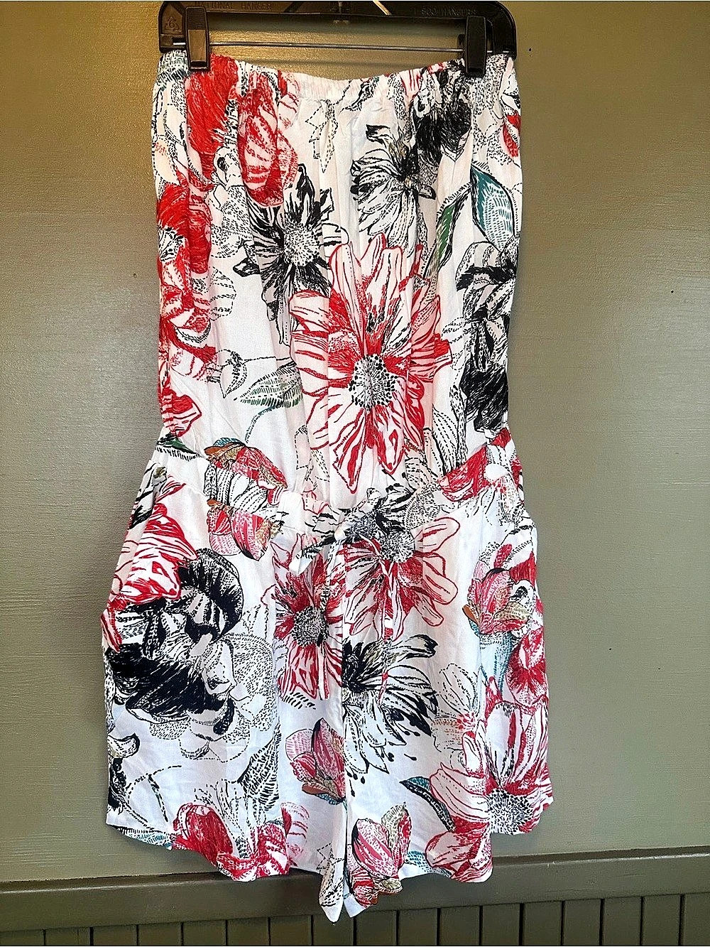 Venus Lascana Floral Romper in White & Red Size Medium